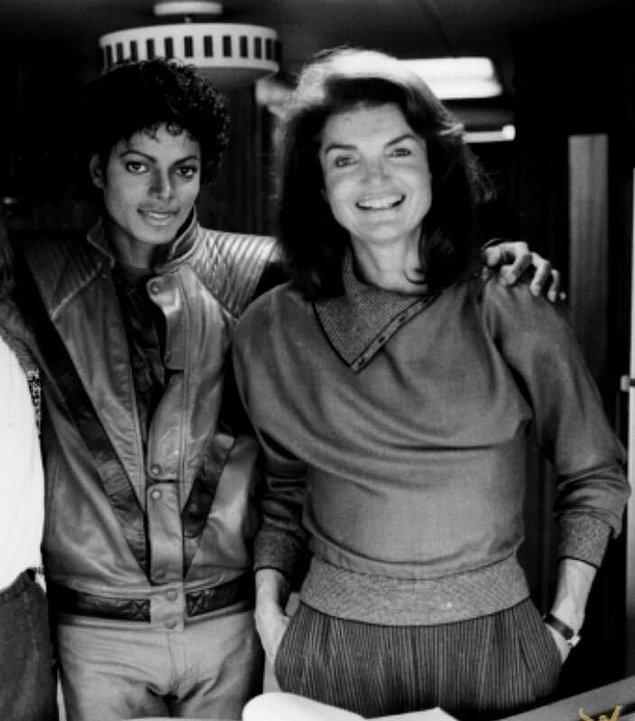 5. Michael Jackson, Jackie Kennedy'e yakın olabilmek için kızı Caroline ile ilişki yaşadığını itiraf etmişti.