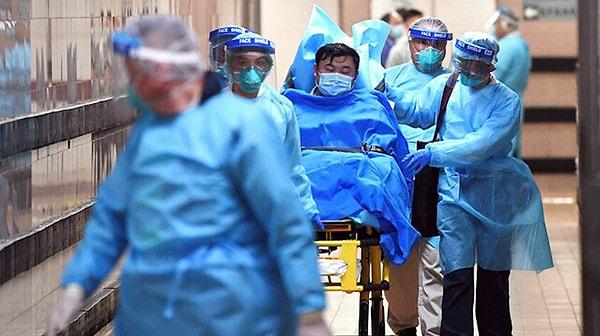 Öyle ki devlet bu virüsün aralık ayından beri bir salgına dönüştüğünü biliyor, ancak 29 Aralık günü Wuhan'da toplu yemek dünya rekoru denemesini dahi iptal etmiyordu. Göz göre göre 40 binden fazla ailenin bir araya gelmesine izin veriyordu. Salgından haberi olmayan halk ise bu sayede virüsü birbirlerine bulaştırıyorlardı... İnsanın okudukça kanı donuyor değil mi?