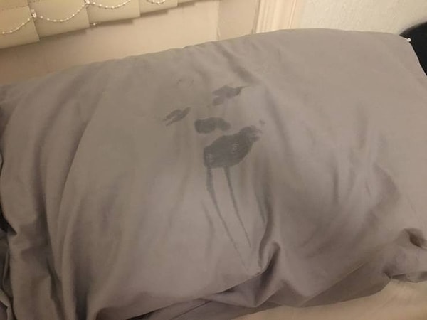 7. "Подушка, в которую я плакала после расставания с парнем."