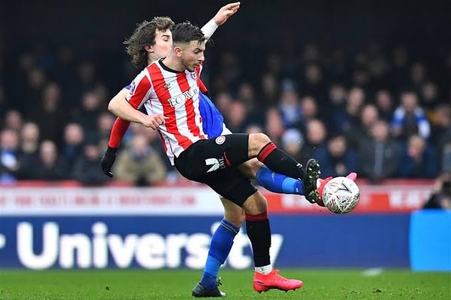 FA Cup 2. tur maçında Brentford ile Leicester City karşılaştı. Leicester'in 0-1 kazanarak tur atladığı maçta Brentford forması giyen Halil Dervişoğlu ve Leicester forması giyen Çağlar Söyüncü 90 dakika görev yaptılar.