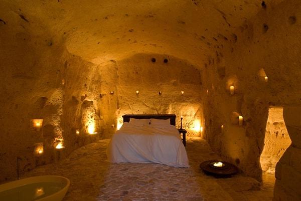 3. Yer altına inşa edilmiş İtalyan oteli 'La Grotta della Civita'