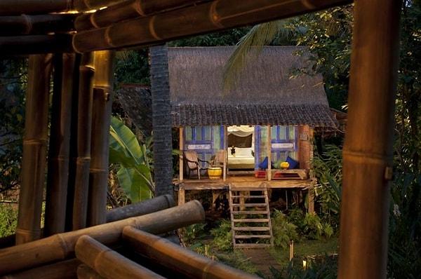 13. Bali'de olan 'Robinson Crusoe Oteli'