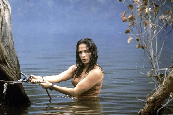 5. Columbia Pictures, Jennifer Lopez’in başrolünde yer aldığı 1997 yapımı Anaconda’nın yeniden çevrimi için hazırlıklara başladı.