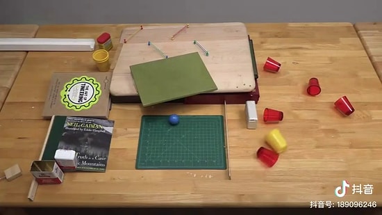 Gözünüzü Kırpmadan İzleyeceğiniz Muhteşem Rube Goldberg Makinesi!
