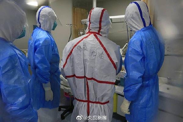 14. 6.000 kişinin ise virüse yakalandığı doğrulandı. Öte yandan Çin vatandaşları sağlık hizmeti alamadıkları için mağdur olduklarını söylüyor.