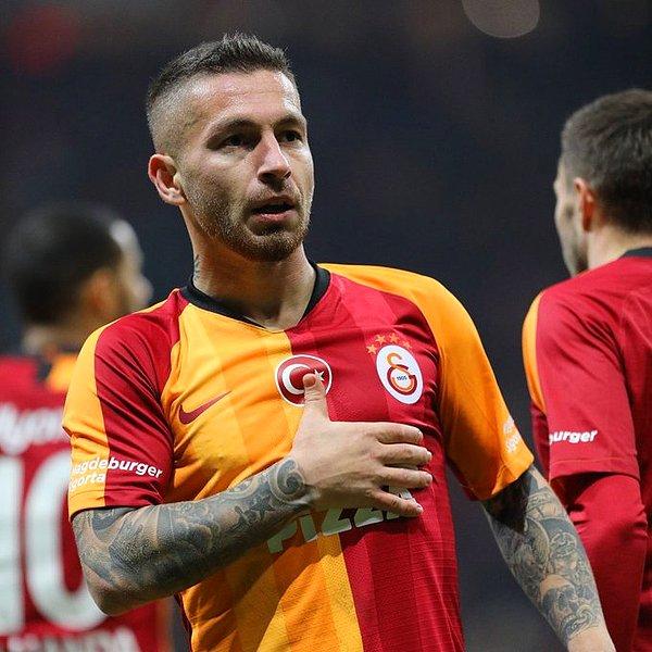 5. dakikada Galatasaray'da sağ kanattan Mariano'nun yaptığı ortaya altı pasta dokunan Adem Büyük, takımını 1-0 öne geçirdi.