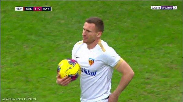 9. dakikada Kayserispor'da savunma arkasına atılan topa hareketlenen Mesanovic, topu ağlara göndererek farkı 2'ye indirdi. Önce ofsayt olarak değerlendirilen pozisyon, VAR incelemesi ile gol olarak tecil edildi.