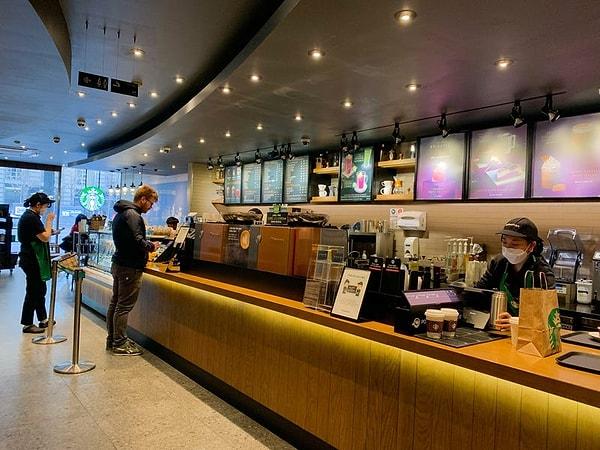 'Businessinsider' tarafından Güney Kore'nin başkentine yapılan ziyaretle birlikte, neredeyse her köşede yer edinmiş Starbucks şubeleri ve menüleri incelendi.