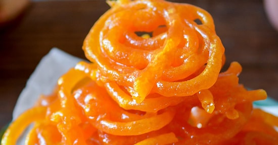 Jalebi Tarifi: Hindistan'dan Gelen Çıtır Çıtır Bir Tatlı: Jalebi! Jalebi Nasıl Yapılır?