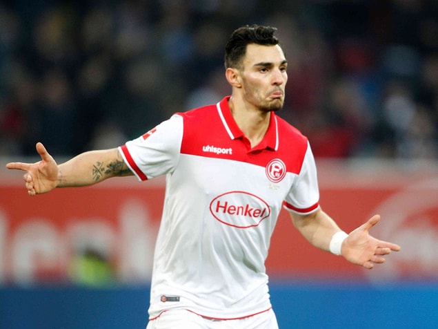 Fortuna Düsseldorf, Almanya DFB Kupası 3. tur maçında deplasmanda Kaiserslautern'i 5-2 mağlup ederek adını bir üst tura yazdırdı. Fortuna Düsseldorf'ta maça ilk 11'de başlayan milli oyuncu Kaan Ayhan 90 dakika sahada kaldı.