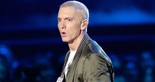 2. "Eminem dünyaca ünlü bir grup biliyorsunuz değil mi arkadaşlar!" diyen talihsiz ünlüyü de bil bakalım.