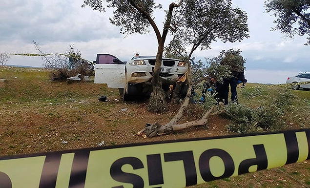 Olay Yerinde 12 Bos Kovan Bulundu Polis Memuru Arabasini Calan 17 Yasindaki Genci Oldurdu Onedio Com