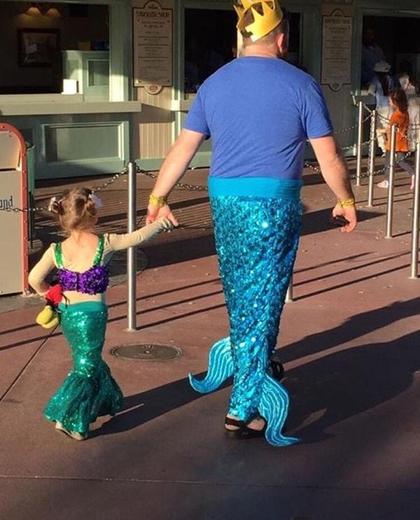 2. Disneyland'daki deniz kızı ve deniz babası