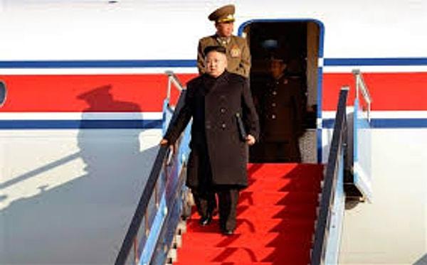 Efendim, takvim yaprakları 2018 Nisan'ını gösterirken Kuzey Kore ve Güney Kore arasında yapılacak olan bir görüşmeye, görüşmenin içeriğinden ziyade Kim Jong Un’un seyyar tuvaleti damga vuruyor!