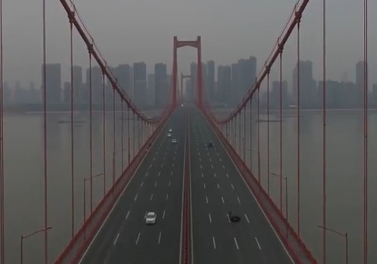 Koronavirüs'ün Yayıldığı Vuhan Şehrinde Kaydedilen Yeni Drone Görüntüleri!