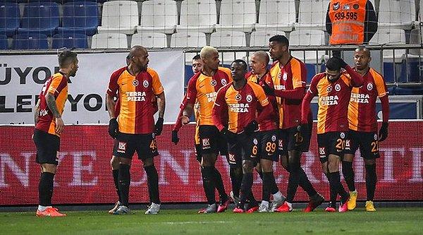 Karşılaşmanın ikinci yarısında başka gol olmadı ve Galatasaray, maçtan 3-0'lık galibiyetle ayrıldı.