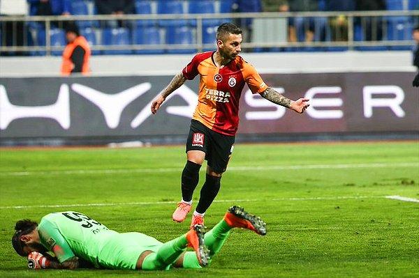 Bu sonuçla Galatasaray, galibiyet serisini 5 maça çıkardı ve puanını 39'a yükselterek lider Demir Grup Sivasspor ile arasındaki puan farkını 3'e indirdi.