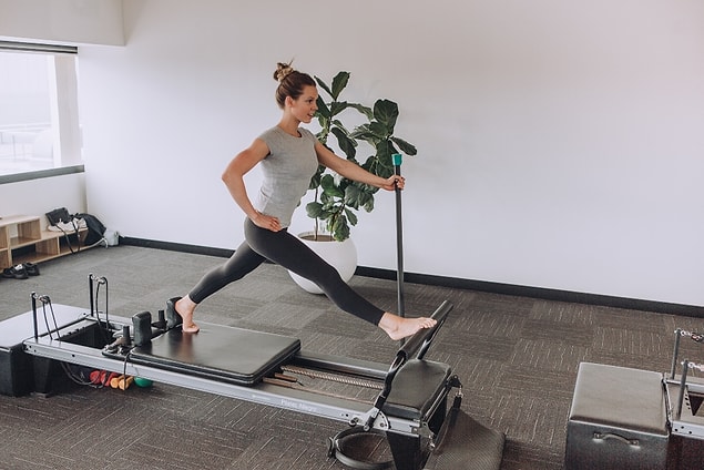 Reformer pilates egzersizleri ve hareketlerinin temel amacı; vücudun esnemesini sağlamak ve tüm kas gruplarını harekete geçirmektir.