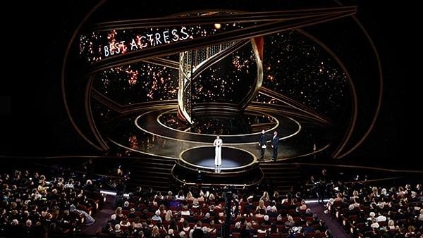 Biliyorsunuz ki dün gece 2020'nin iple çekilen etkinliği olan 92. Oscar Ödülleri vardı...