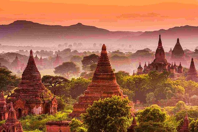 23. Bagan, Myanmar - 10 binden fazla tapınak ile Pagan Krallığı'nın başkentindesiniz.
