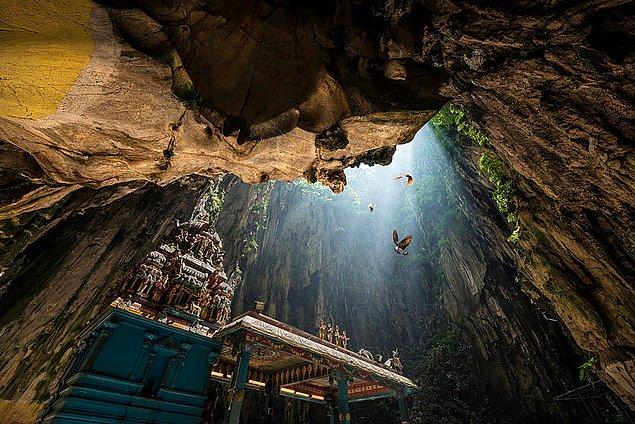 9. Batu Caves, Malezya - Dünyanın en büyük Hindu mağara tapınağı ile büyülenin.