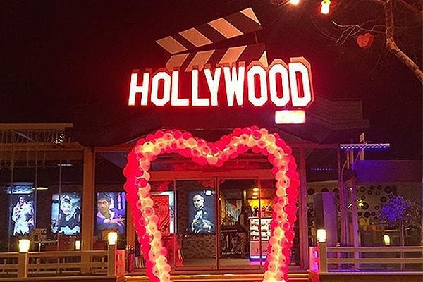 3. Boğaz Manzaralı Cafe Hollywoodcity Lounge’da Sevgililer Gününe Özel Keman Eşliğinde Romantik Akşam Yemeği