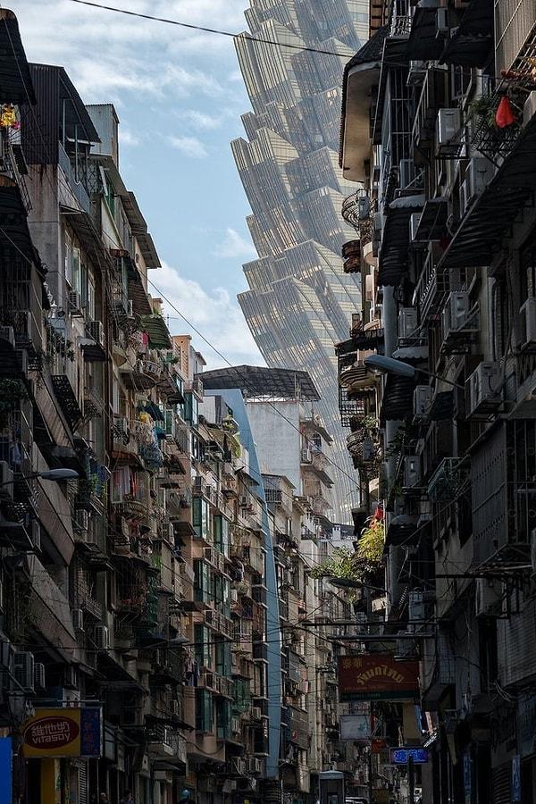 16. Makao'nun caddelerinden bir görüntü.