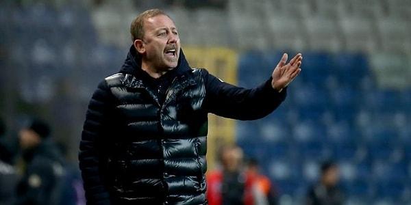Sergen Yalçın yönetimindeki ilk mağlubiyetini alan Beşiktaş ise 36 puanda kaldı.