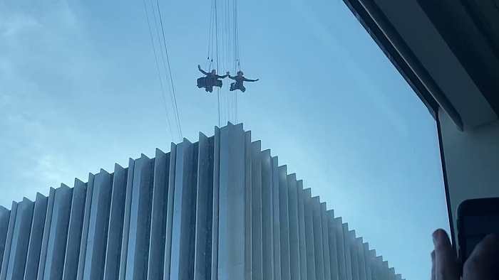 Merakla Beklenen Matrix 4 Filminin Çekimlerinden Paylaşılan ve Yürekleri Ağza Getiren Çatı Sahnesi!