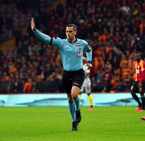 Karşılaşmanın ilk yarısı 1-0'lık Galatasaray üstünlüğüyle sona erdi.