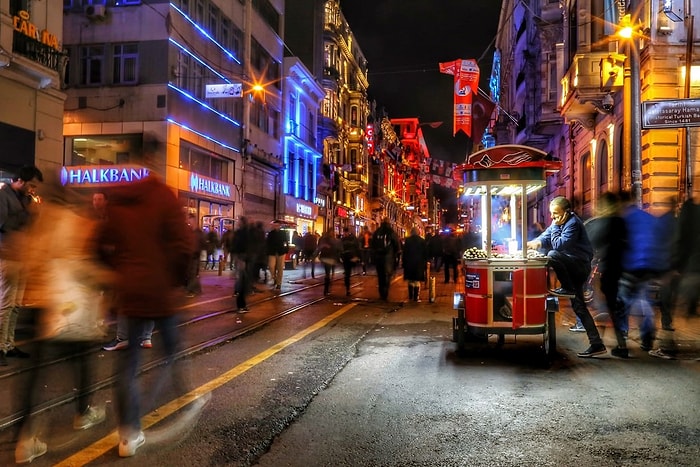 Geçtiğimiz Yıla Göre Düşüş Var: Türkiye’de Yaşayanların Yüzde 52,4’ü Mutlu, Yüzde 70'i Umutlu