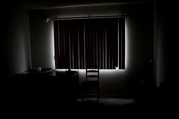 3. Karanlık yatak odası