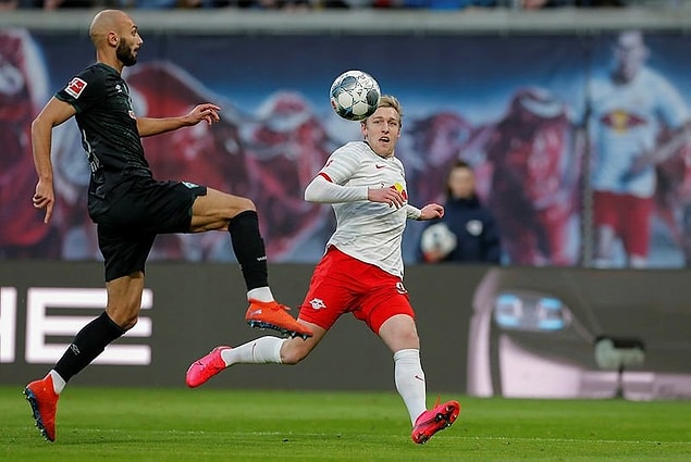 Almanya Bundesliga'nın 22. haftasında Leipzig, sahasında Werder Bremen'i 3-0'lık skorla yendi. Milli futbolcularımızdan Nuri Şahin süre alamadı.Ömer Toprak ise 61'de oyuna girdi.