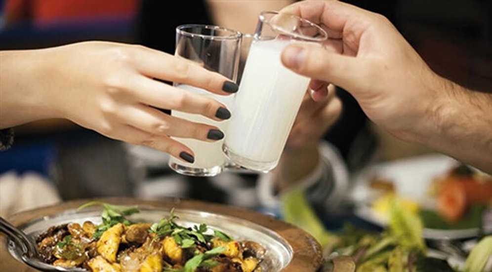 Tüketimi Gün Geçtikçe Azalıyor: Son 18 Yılda Rakıya Yüzde 1.800 Zam Geldi