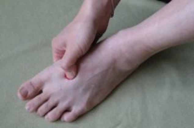 Ayak parmakları arasındaki nokta