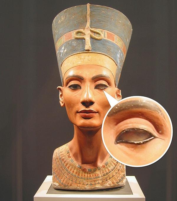 2. Nefertiti Büstü'nün sol gözü yoktur.