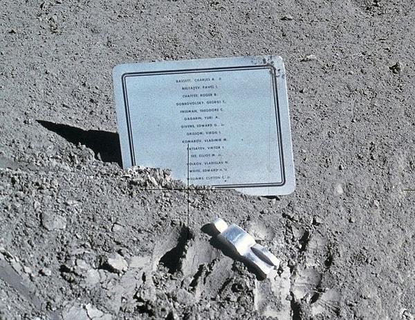 7. 'Fallen Astronaut' heykelinin, ölü bir astronotu temsil etmesi gerekmiyordu.