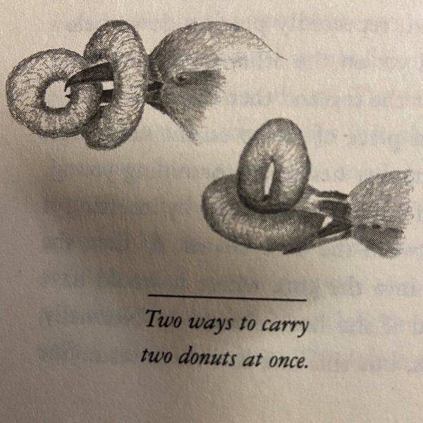 3. Два способа взять два пончика сразу.