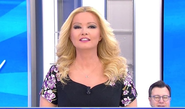 İşte Müge Anlı, programa katılarak kayıp olan kızı Burçak'ı arayan ve yıllardır kızlarına yalnız baktığını söyleyen Abdullah Arslanoğlu'nun kızına şiddet uyguladığını öğrenince, Arslanoğlu'na adeta ayakta alkışlanacak bir ayar verdi!
