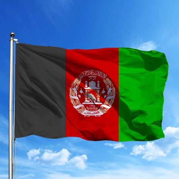 Fakat terör örgütüne ait sanılan o bayrak Afganistan bayrağı ve darp edilen kişi de bir Afgan vatandaşı.
