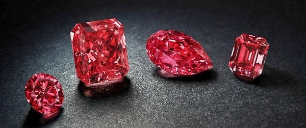 1. Красный бриллиант - 1 000 000 долларов за карат