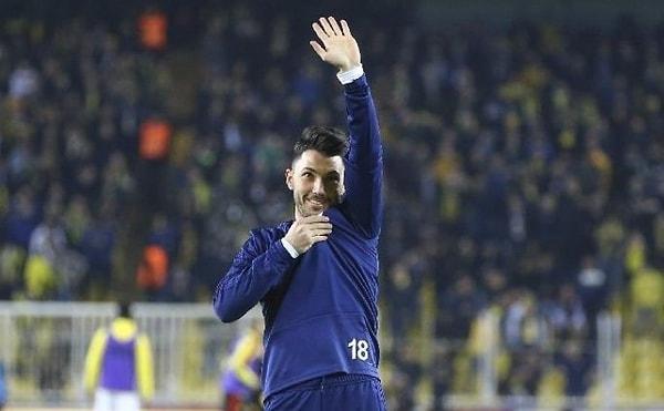 Ersun Yanal’ın derbide forma verdiği Tolgay Arslan, 9 ay sonra ilk kez bir Süper Lig maçında 11’de forma giydi.