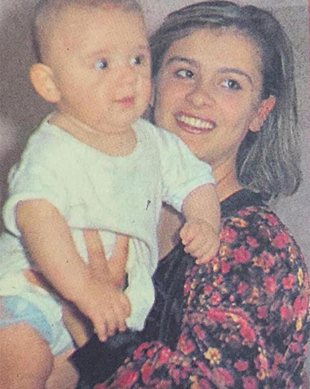 Çünkü Emrah hiçbir şekilde çocuğun kendisinden olduğunu kabul etmedi. Hatta Ebru Çolak için "Bu kız beni rüyasında görmüş herhalde" diyecek kadar olayların bir hayal ürünü olduğunu iddia etmişti.