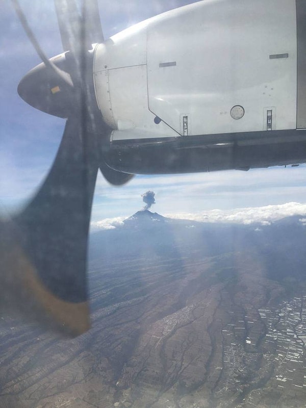 5. «Вчера я увидел из окна самолета извергающийся вулкан».