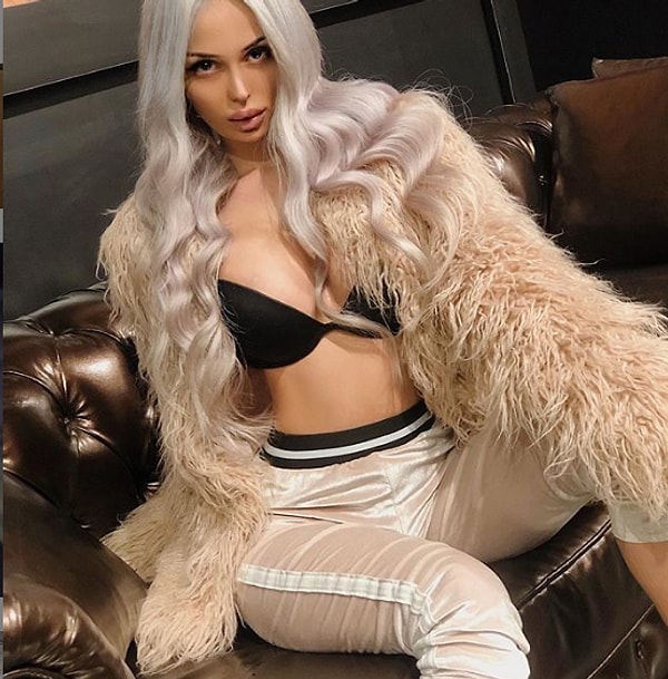 8. Блондинка и ... диджей Мерве Санай