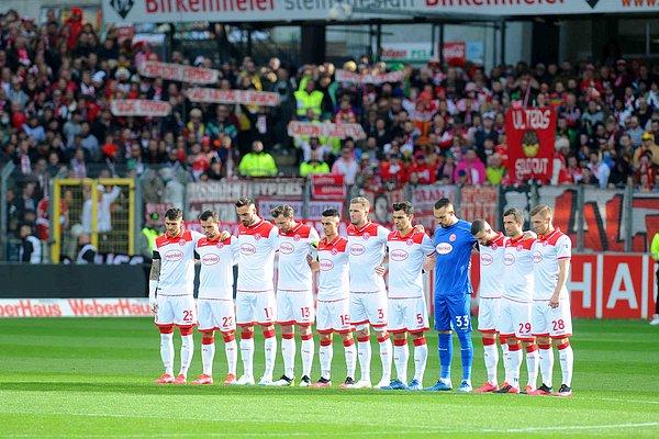 Fortuna Düsseldorfun deplasmanda Freiburg'u 0-2 yendiği maçta sakatlıktan kurtulan Kenan Karaman ve Kaan Ayhan 90 dakika görev yaptılar.