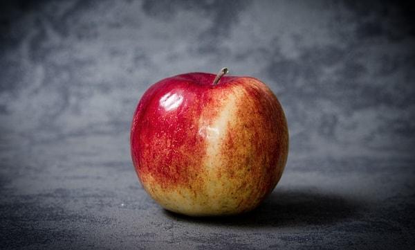6. Johnny Appleseed’in elmaları aslında yenmiyordu.