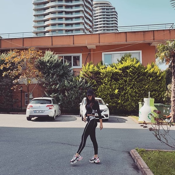 2. Демет Оздемир