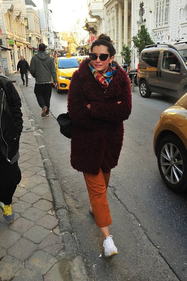 8. Ханде Догандемир