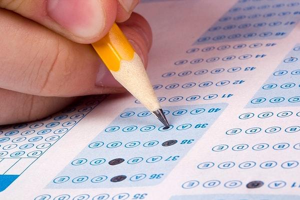 11. Bu günlerde insanlar IQ test sonuçları ile böbürleniyorlar. Ancak eski zamanlarda, IQ testleri okullarda ek yardıma ihtiyacı olan öğrencileri belirlemek için kullanılırdı.